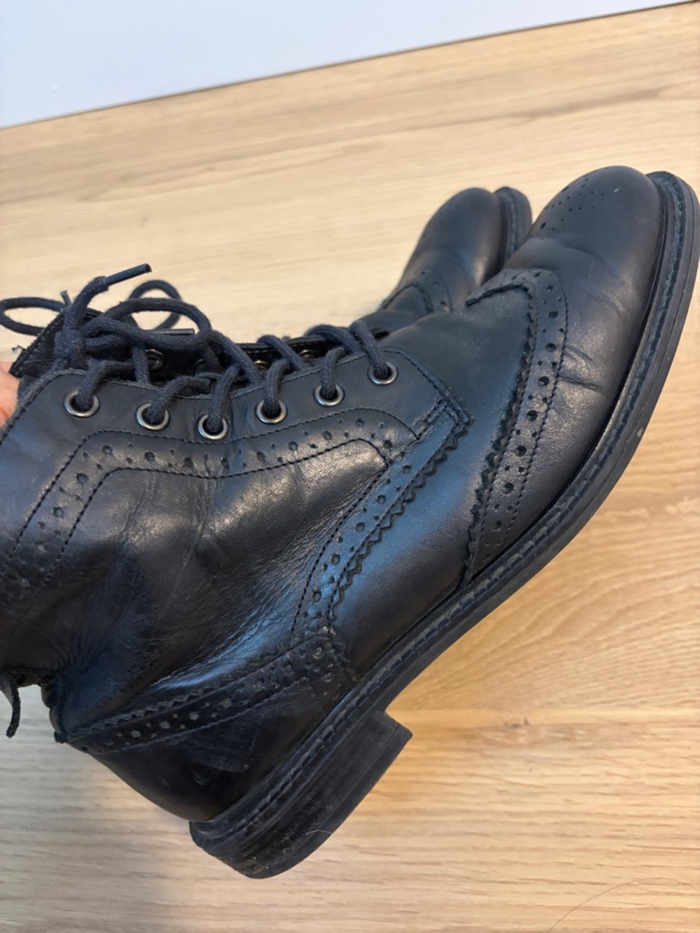 Steve Madden women Black Leather Brogue Lace-Up Boots - Picture 7 of 8